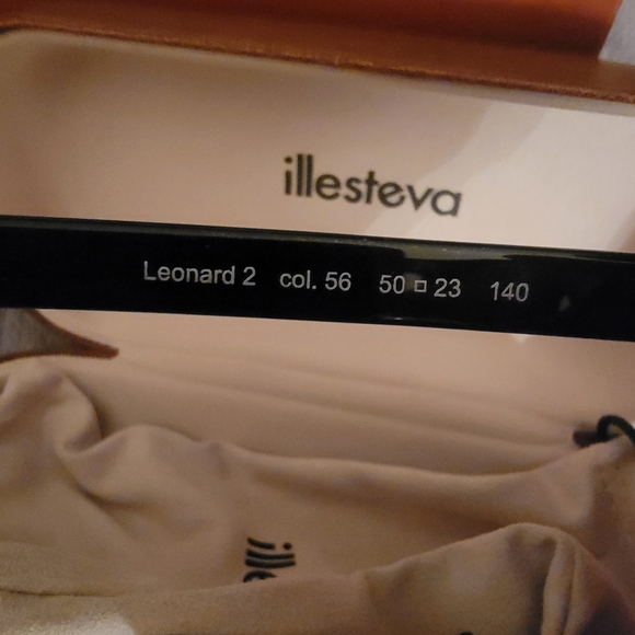 Illesteva Leonard 2 NWOT Never worn Sunglasses main image 5